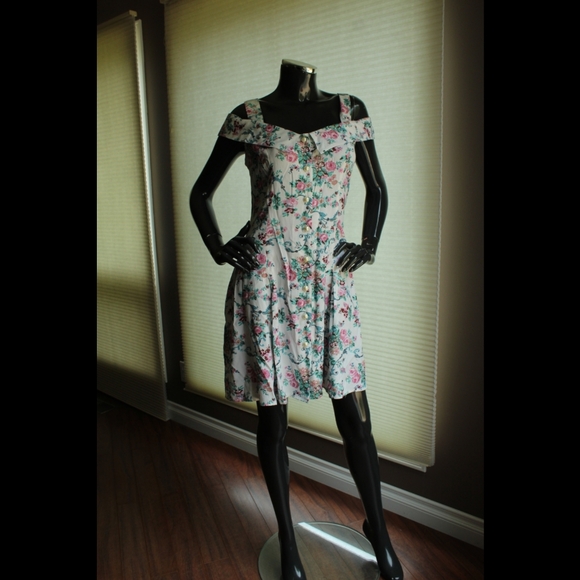 Vintage emblem floral dress - Picture 1 of 9
